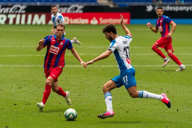 库里7中0施罗德首秀12中2 勇士遭灰熊51分血洗